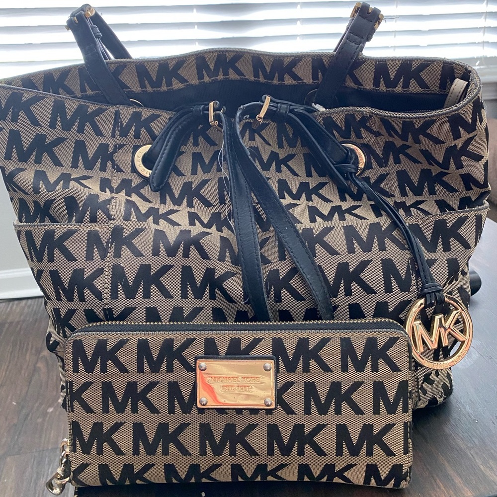 Michael Kors Purse & Wallet